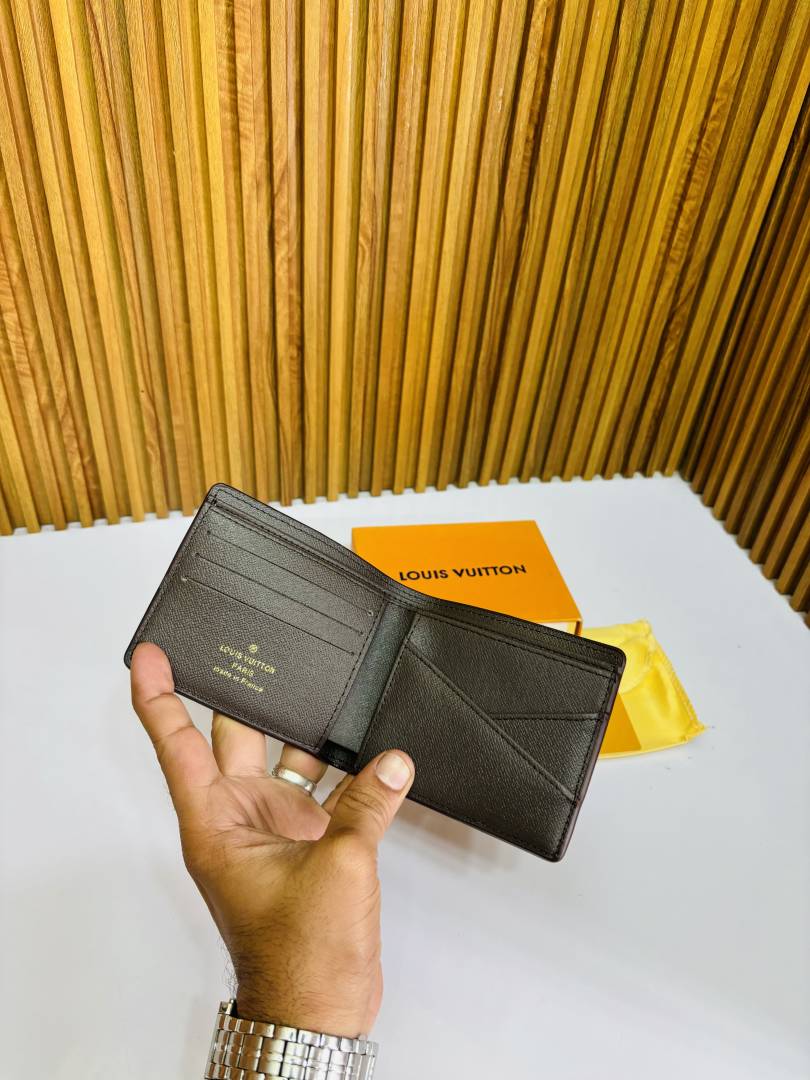 127 LV LOIUS VUTTON PREMIUM QUALITY WALLET