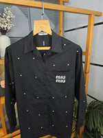 MIUM LOGO SHIRT BLACK S139-BK