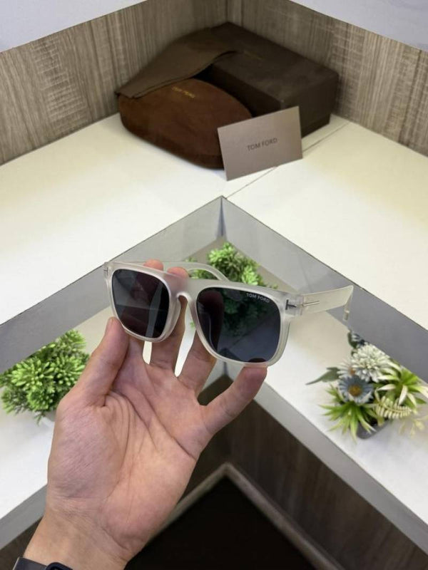 Tom forr 0231 White Black