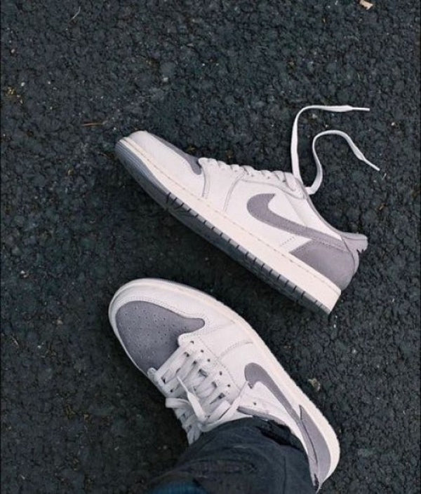 Nike AIR JORDAN 1 LOW ATMOSPHERE GREY
