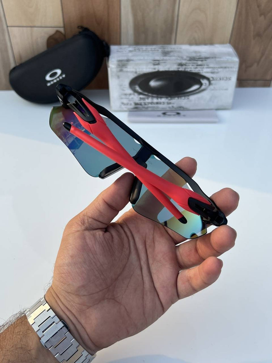 Oakley_9208_black_red