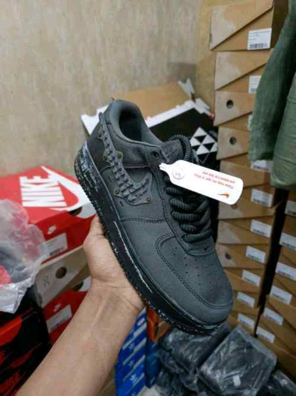 Nike AirForce 1 Low Medium Ash Black 439