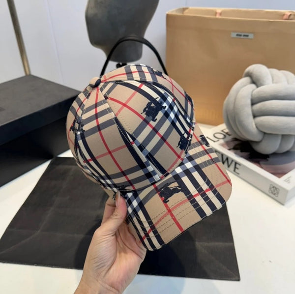 Burberry_NoReturn_Black_Equestrian_Knight_Monogram_Premium_Unisex_Cap_(With_Safety_Box)