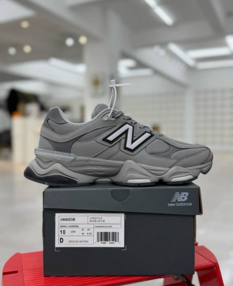 9060 Shadow Grey Castlerock 636