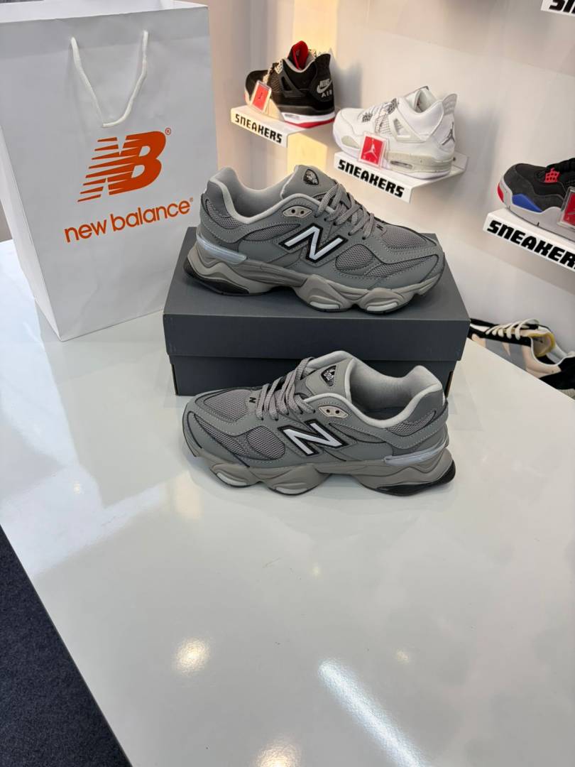 9060 Shadow Grey Castlerock 636