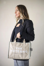 Marc Jacobs The Tote Bag With Dust Bag & Shoulder Strap (Beige - 692)