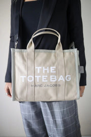 Marc Jacobs The Tote Bag With Dust Bag & Shoulder Strap (Beige - 692)