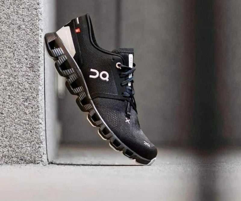 ON Cloud X 3 running trainers in all black
