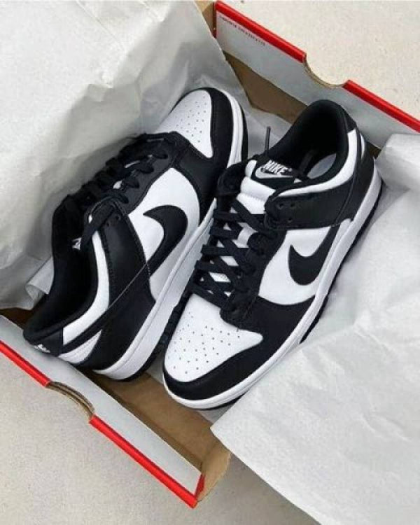 Nike SB Dunk Low Panda