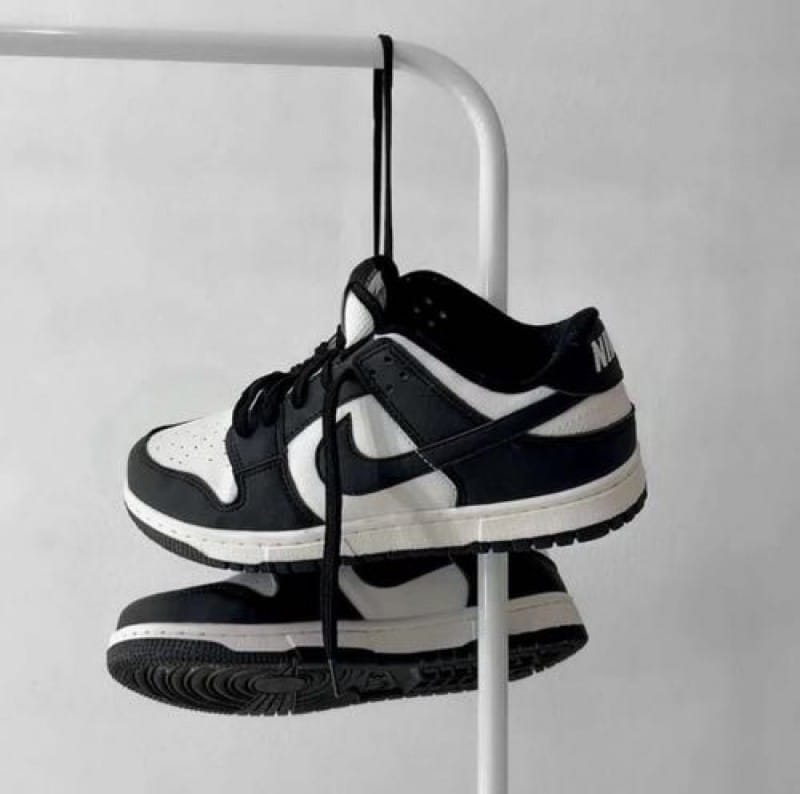 Nike SB Dunk Low Panda