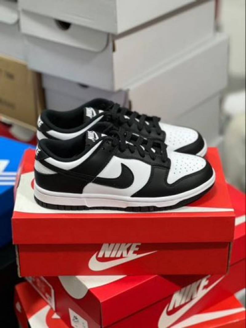 Nike SB Dunk Low Panda