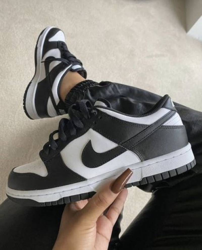 Nike SB Dunk Low Panda