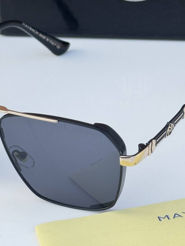 Maybach_236_gold_black