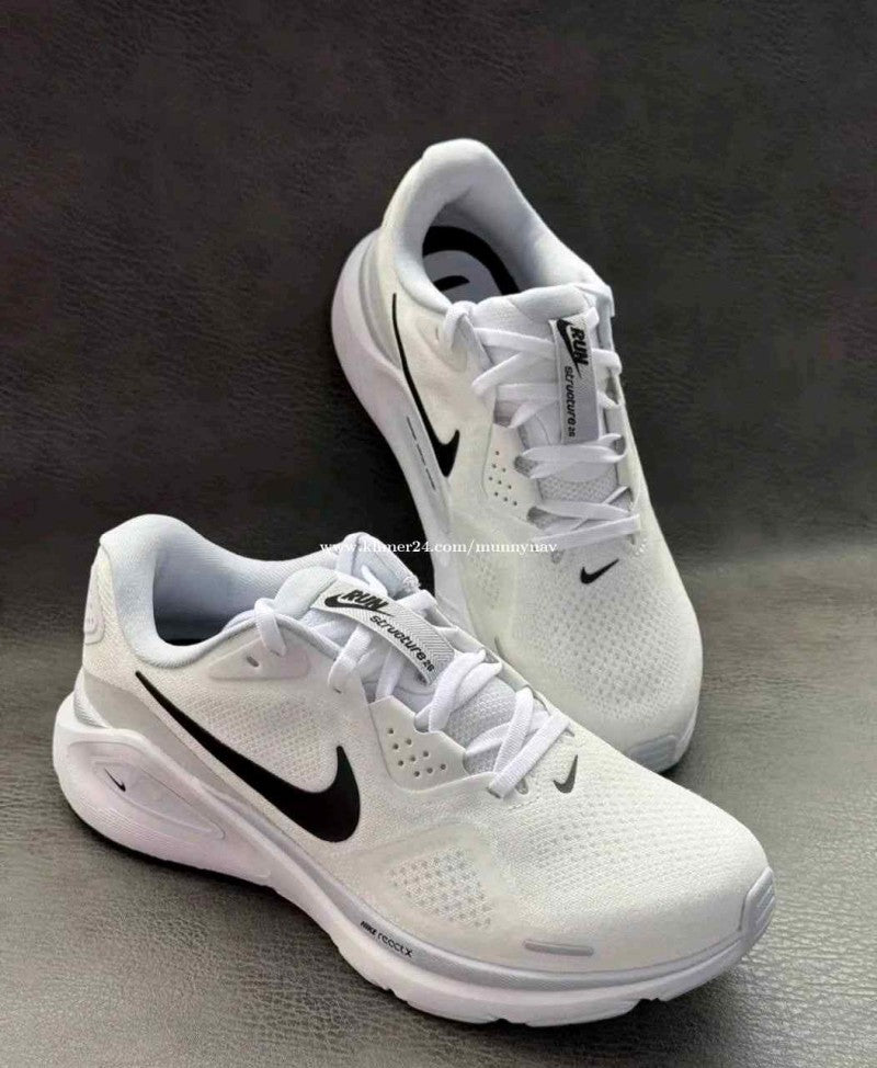 Nike Structure 26 black white 415