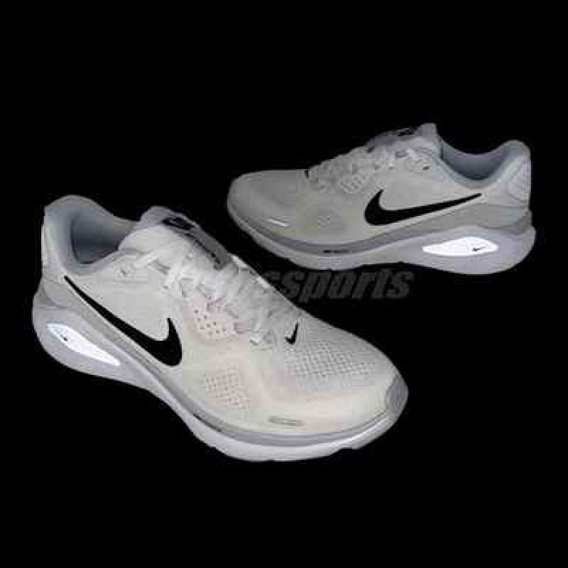 Nike Structure 26 black white 415