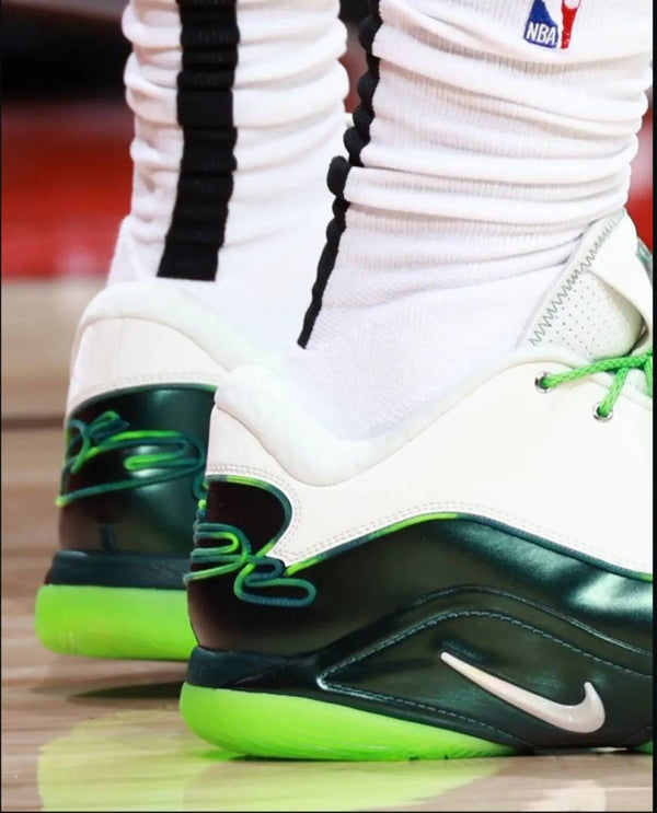 Nike LEBRON 22 JAMES GAME 2025