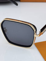 Louis Vuitton_5013_gold_black