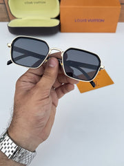 Louis Vuitton_5013_gold_black