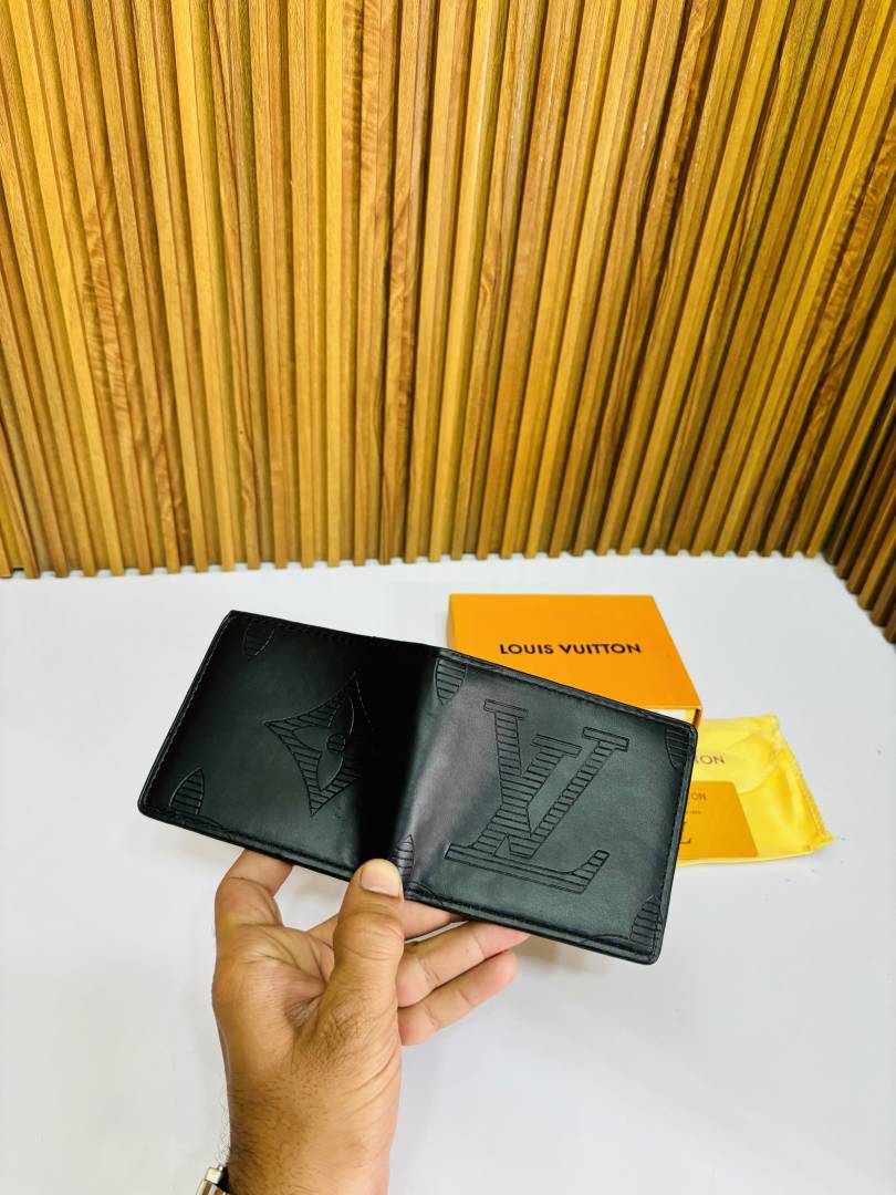 126 LV LOIUS VUTTON PREMIUM QUALITY WALLET