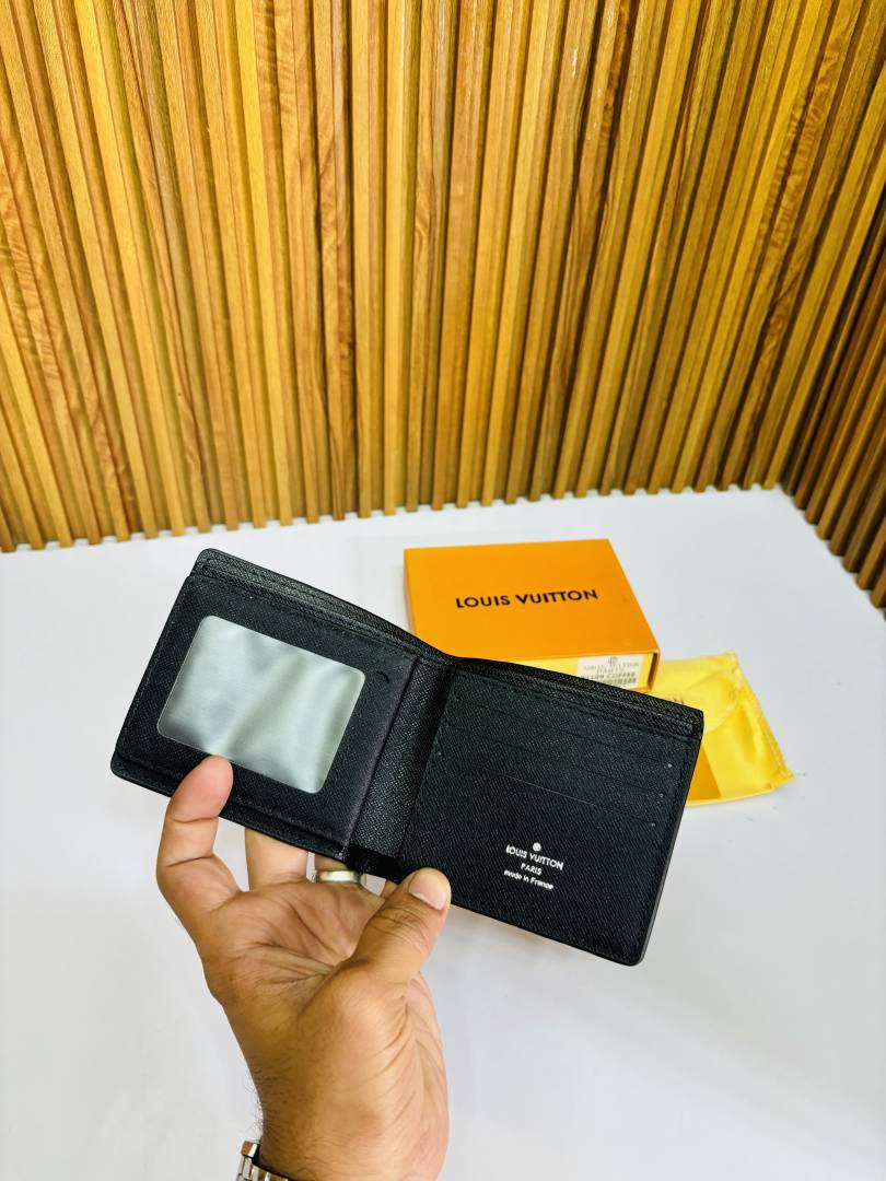 126 LV LOIUS VUTTON PREMIUM QUALITY WALLET