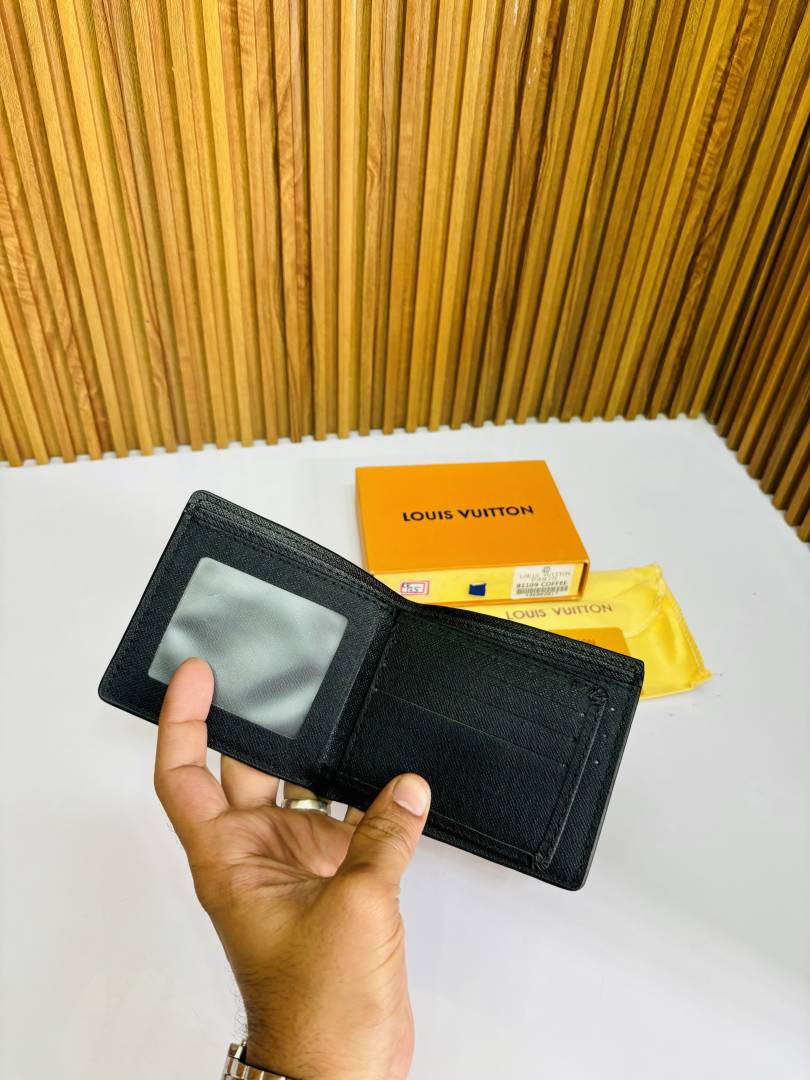 126 LV LOIUS VUTTON PREMIUM QUALITY WALLET