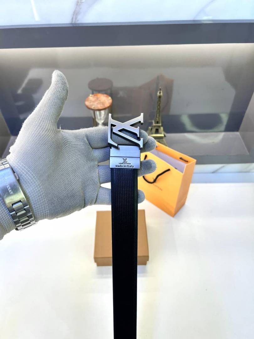 Lv_Loui_ Vuitton Grey Reversible Belt Fa 429