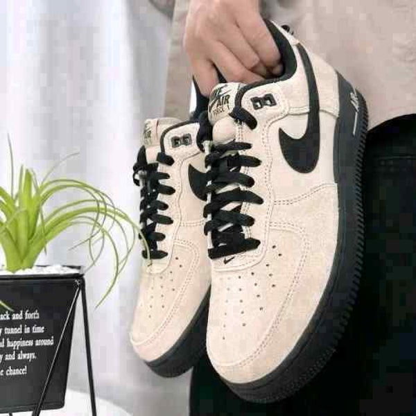 Nike AirForce 1 07 Desert Khaki 824