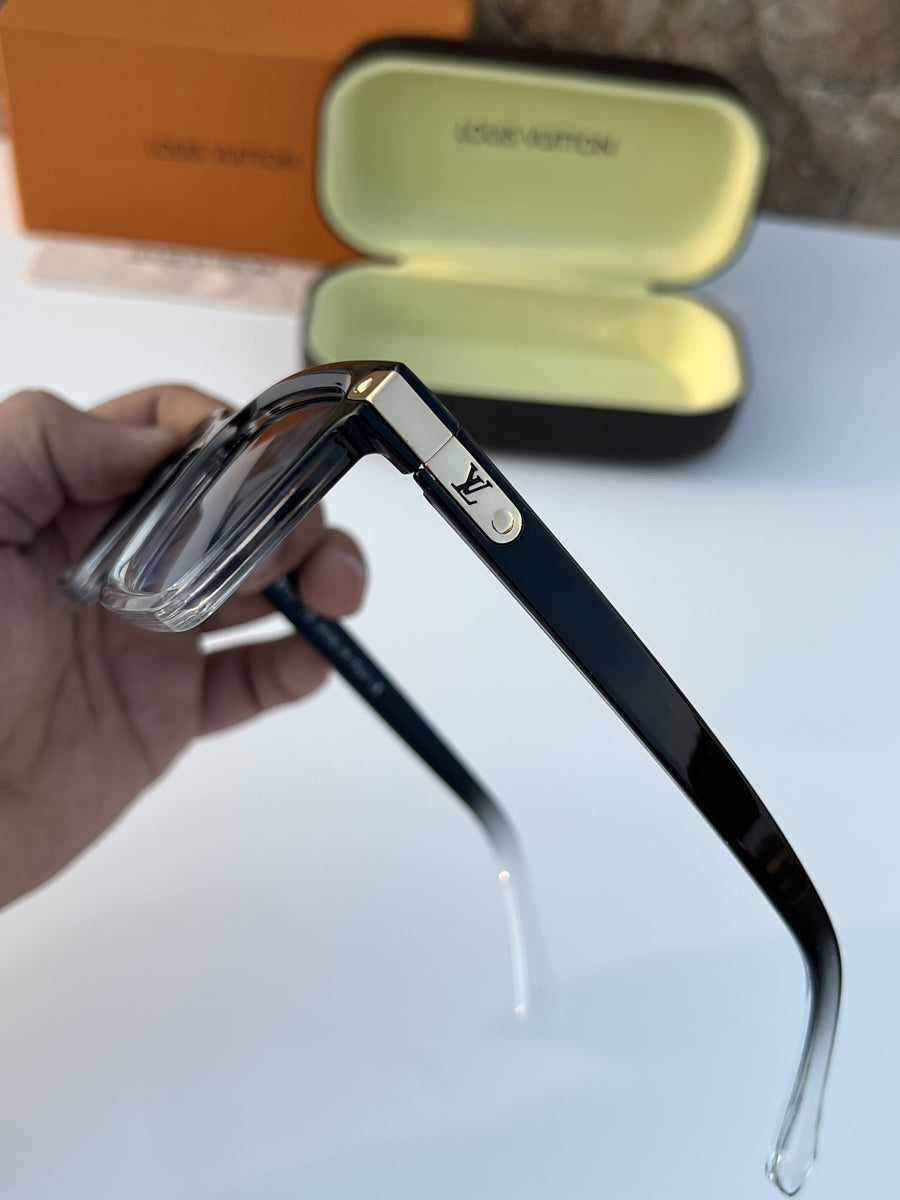 Louis Vuitton_2420_black_transparent