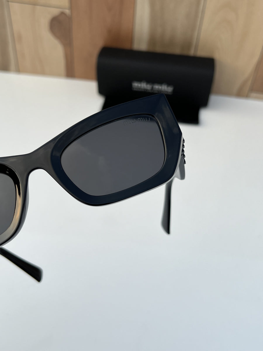 Miu_miu_full_black