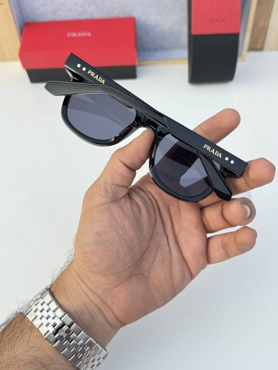 Prada_663_black