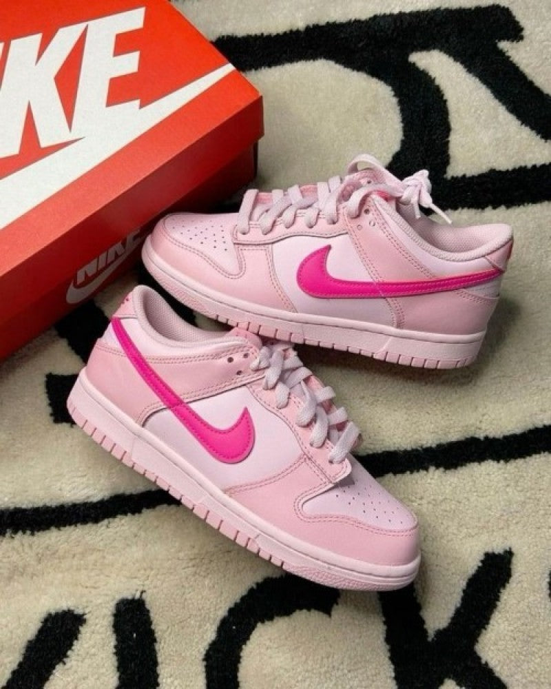 Nike Dunk Low Triple Pink