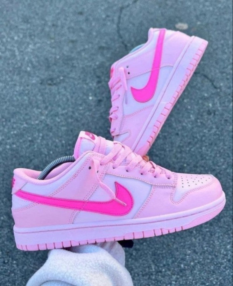 Nike Dunk Low Triple Pink