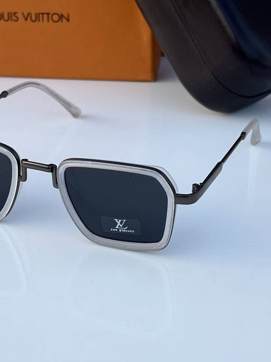 Louis Vuitton_495_white_black