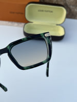 Louis Vuitton_2420_green