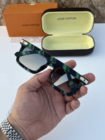 Louis Vuitton_2420_green