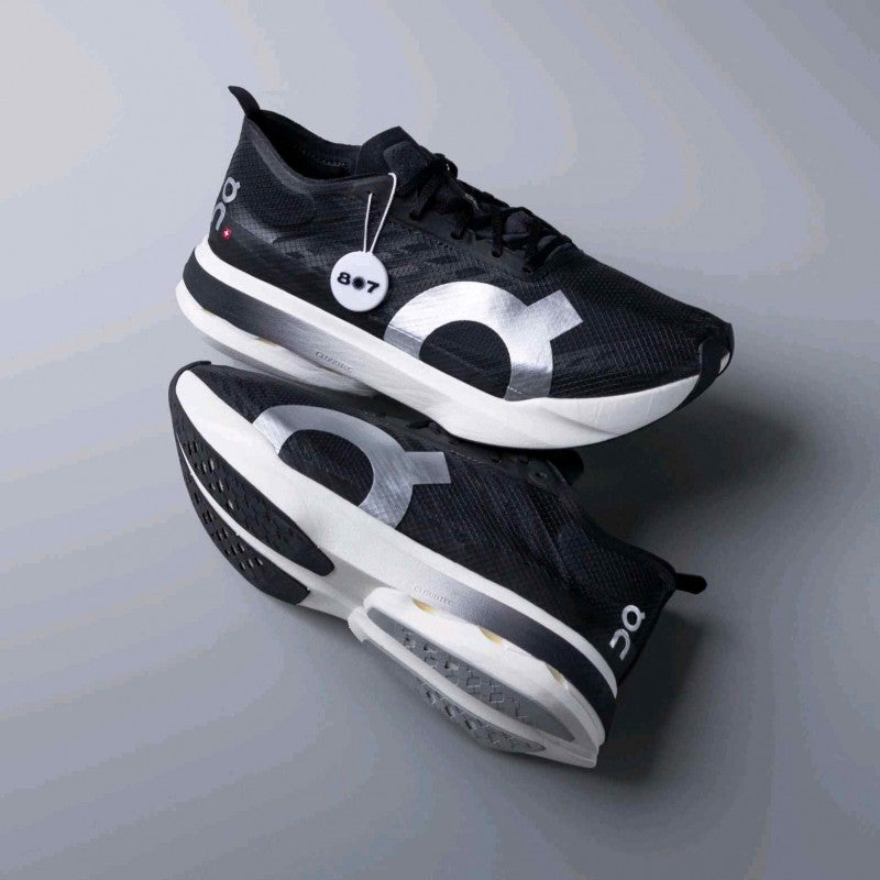 On Running Cloud Boom Strike Black White