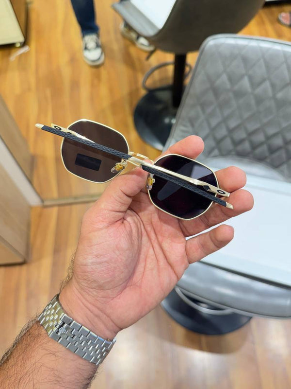 Oakley 24013 gold black