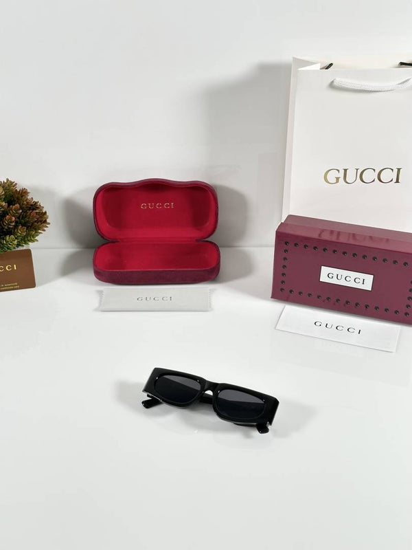 Gucci_WMNS_8999_Black