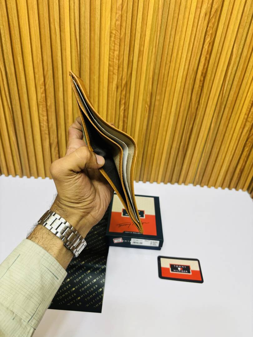 105 TOMMY HILFIGAR PREMIUM QUALITY WALLET