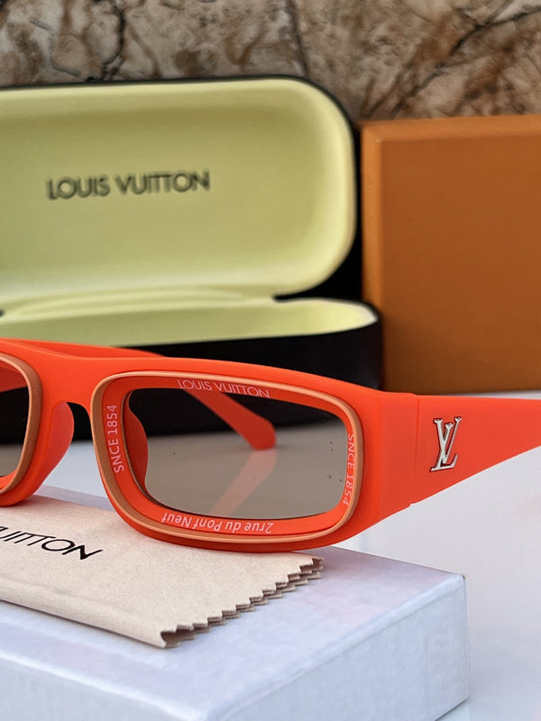 Louis Vuitton_6190_orange
