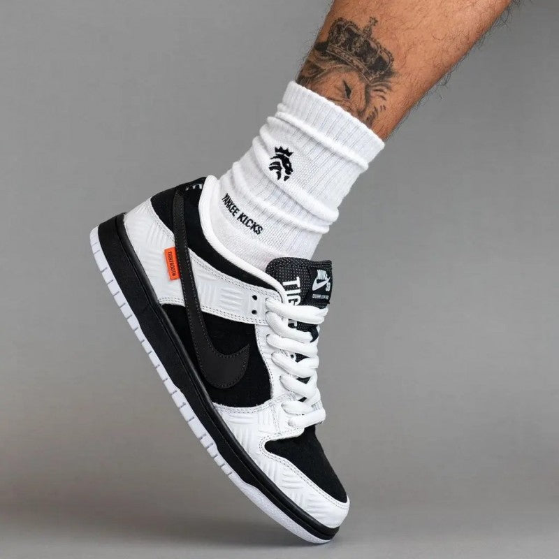 tight booth x sb dunk low
