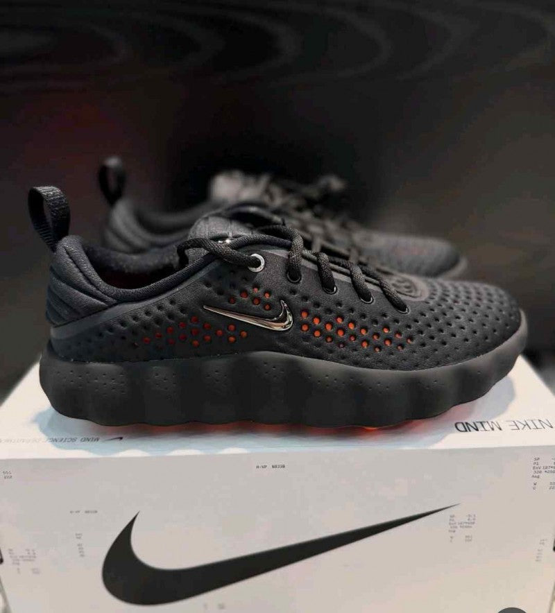Nike Mind 002 BlackHyper Crimson Fix