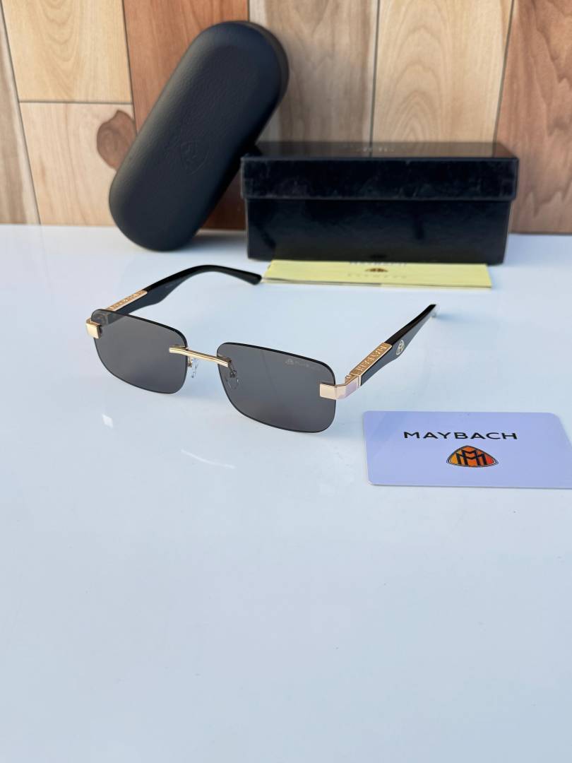 Maybach_1030_gold_black