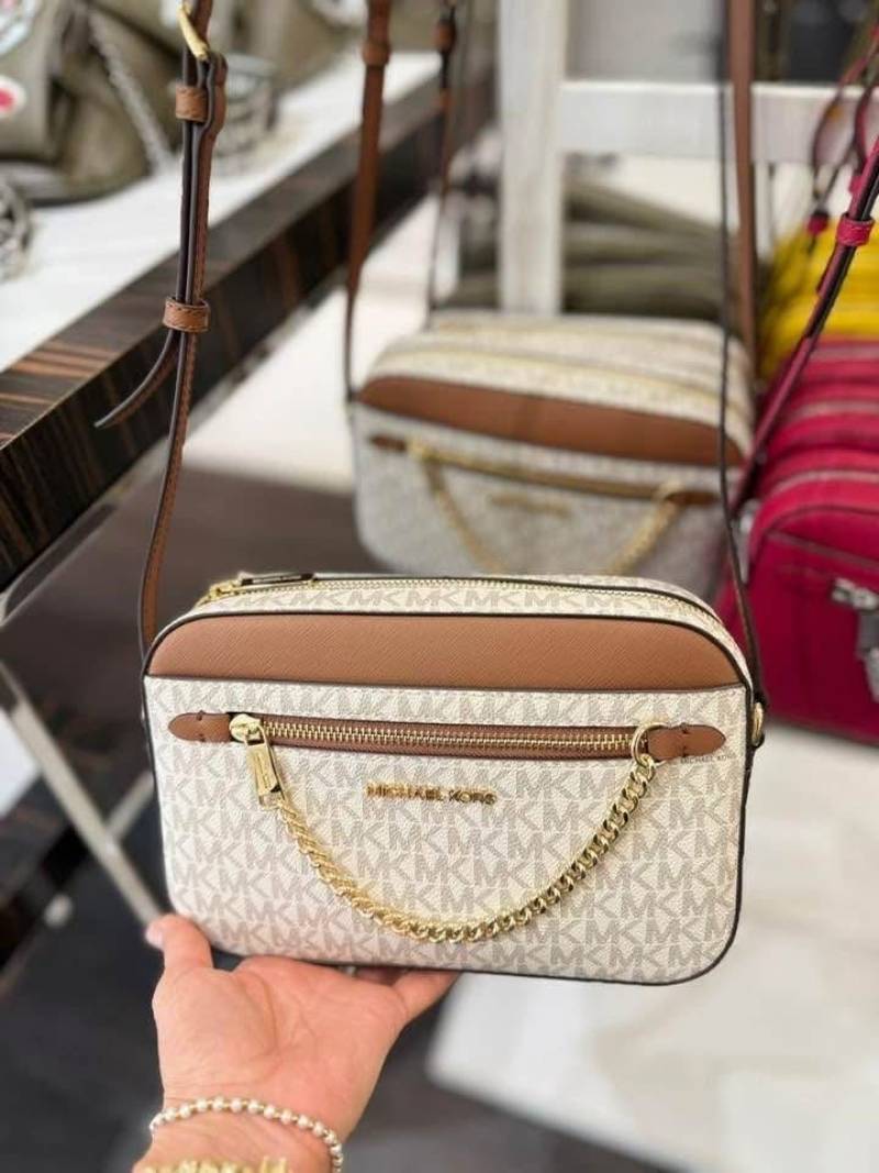 Michael Kors_FrontZip_Camera_Crossbody_With_OriginalBox_DustCover