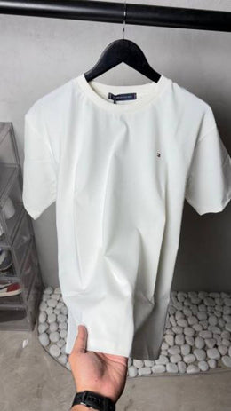 Tommy_ Hilfige_r Premium Round Neck T-Shirt with OG Box Packaging 1575 Sale VS1000