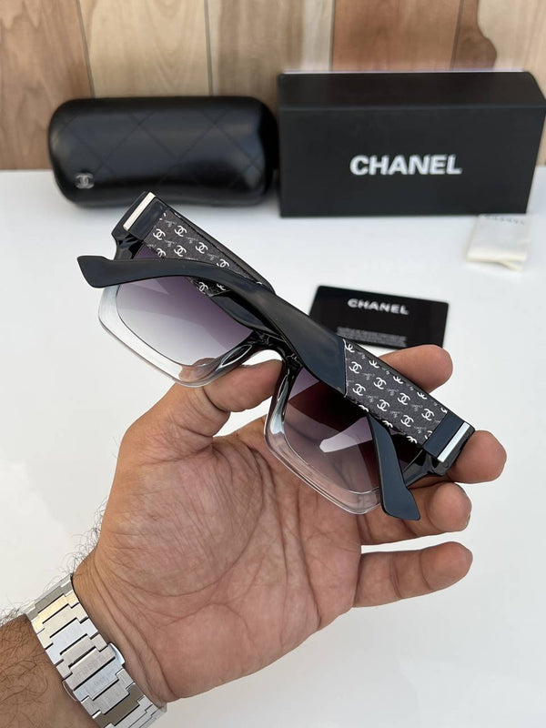 Chanel_1326_black_white
