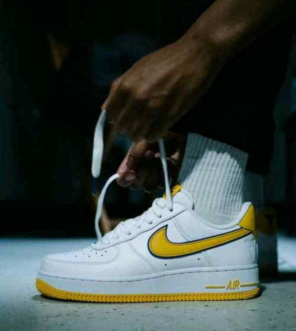 Nike AirForce 1 Low Kobe Bryant Lakers Home 927