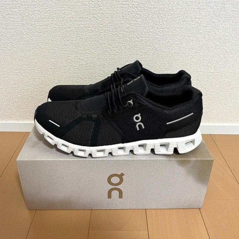 On Cloud 5 Nova Black White--