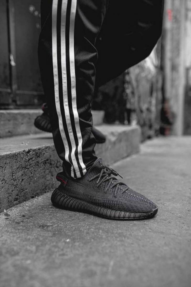 Yeezy 350 V2 Full Reflective with all accessories 600