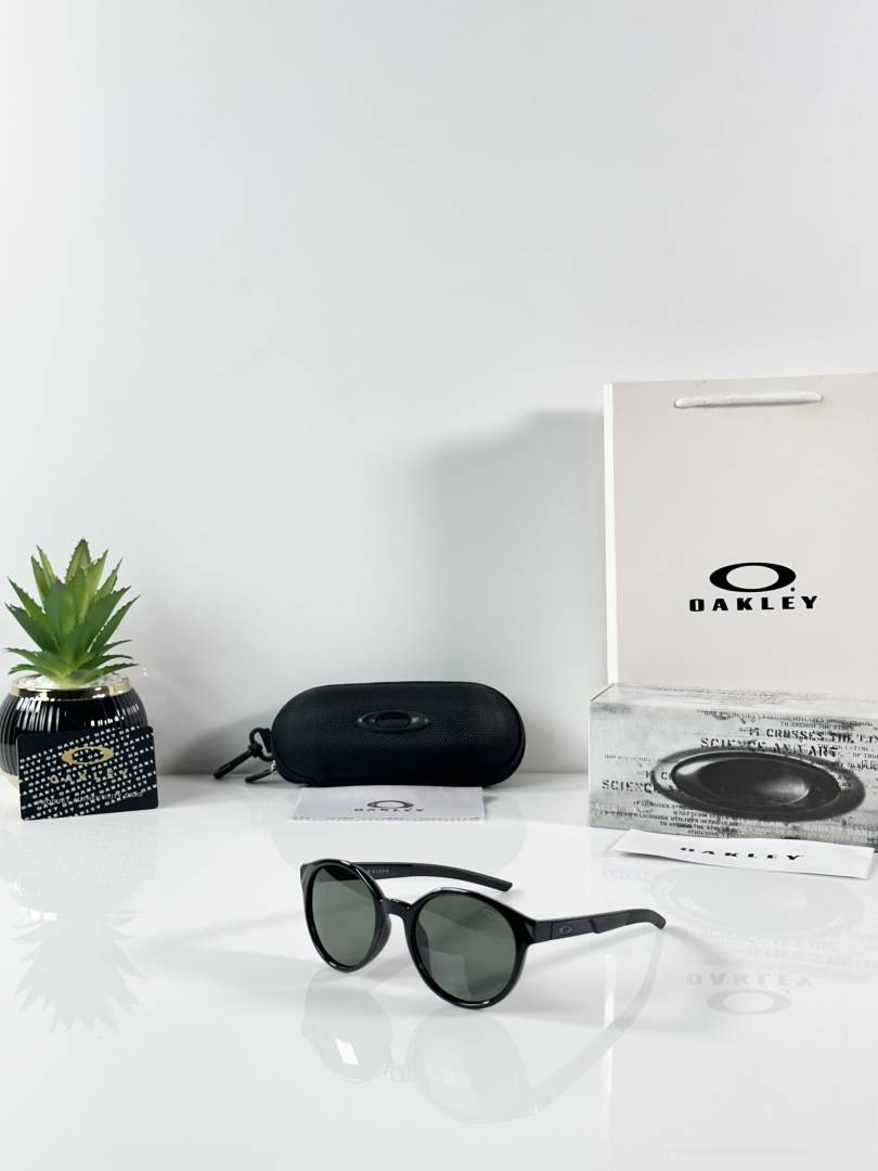 Oakley_3305_Black_Green